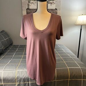 ♥️NWOT Women's Mauve V-Neck Top by SO Size Large